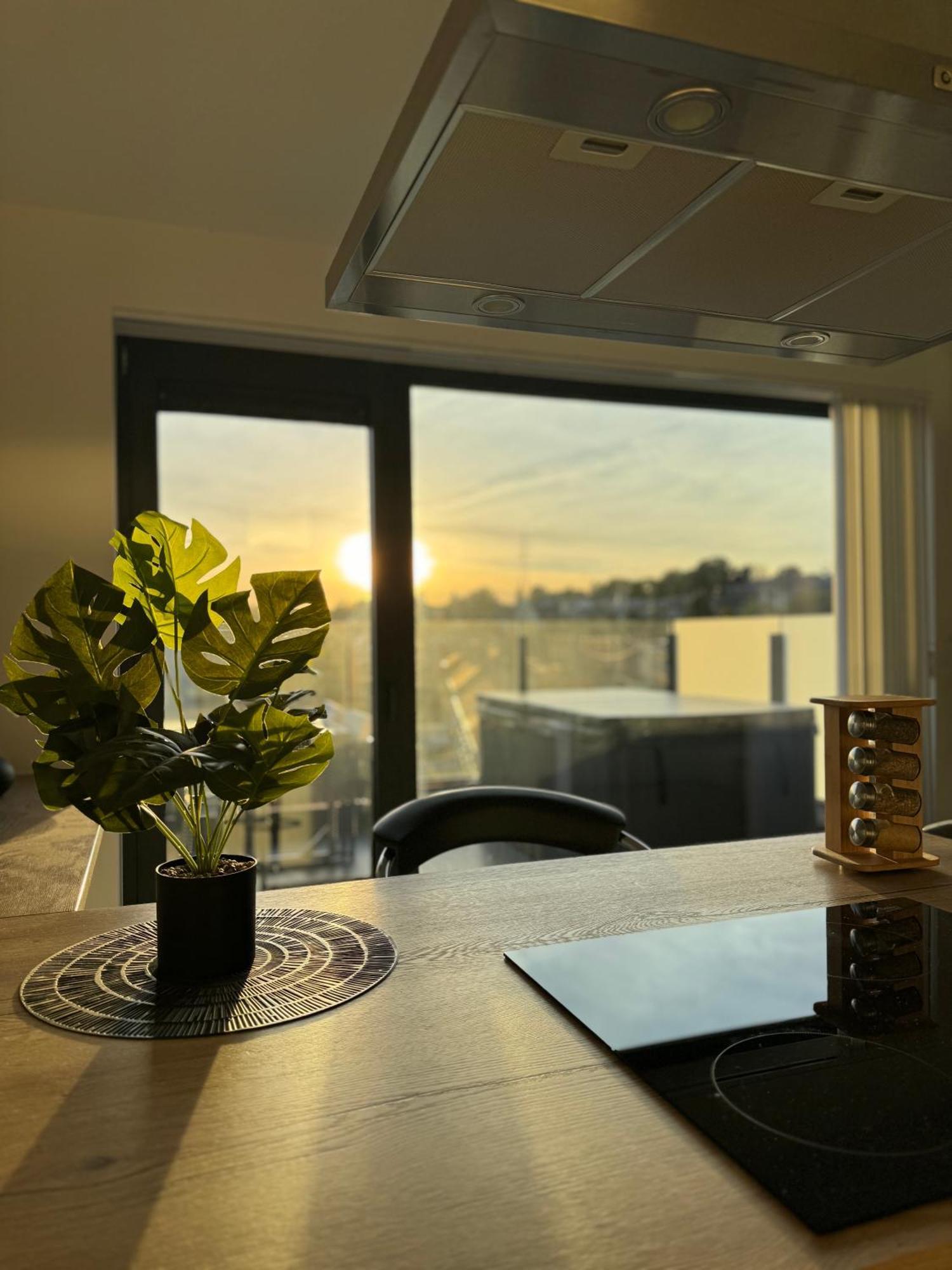 Liege Luxe & Jacuzzi Sous Les Etoiles Apartment Saint-Nicolas  Exterior foto